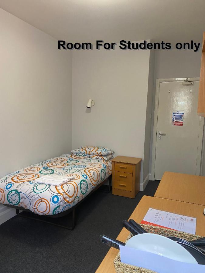 Charming Rooms For Students Only, Cricklewood Lane - Sk Londen Buitenkant foto